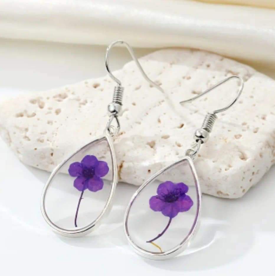 Gorgeous Dainty Boho Purple Dried Flower Earrings